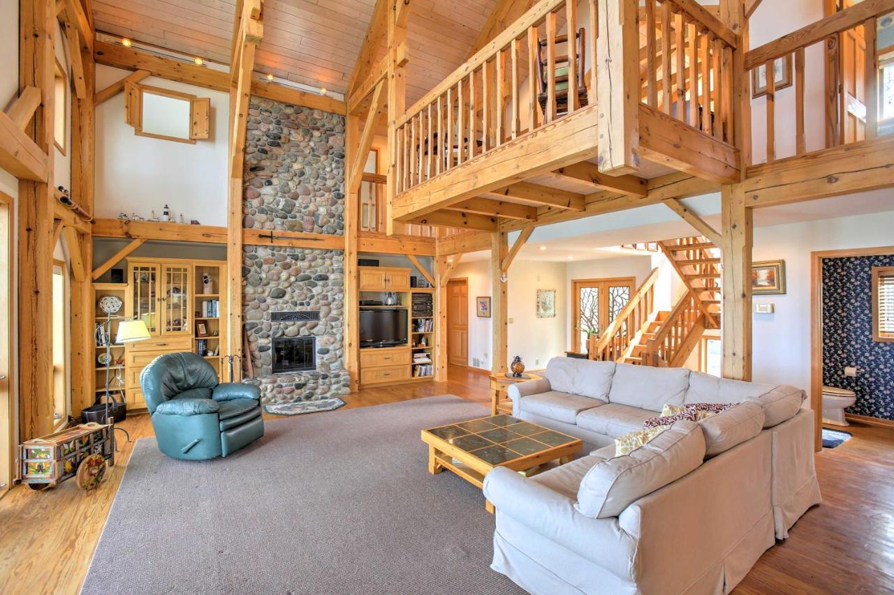 Gorgeous Charlevoix Home On Lake Michigan! Ellsworth Exterior photo